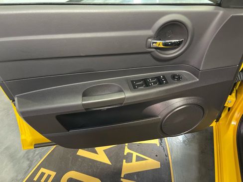 Used 2007 Dodge Charger SRT8 w/ SRT Option Group III image 30