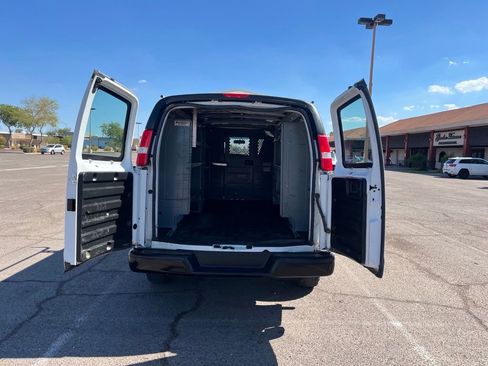 Used 2021 GMC Savana 3500 Extended image 12