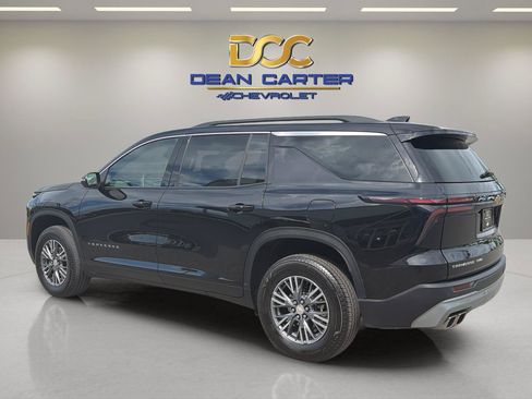 Used 2025 Chevrolet Traverse LT AWD/4WD image 3