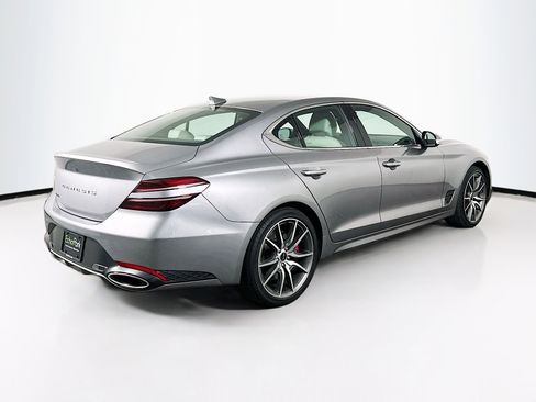 Used 2025 Genesis G70 2.5T image 9