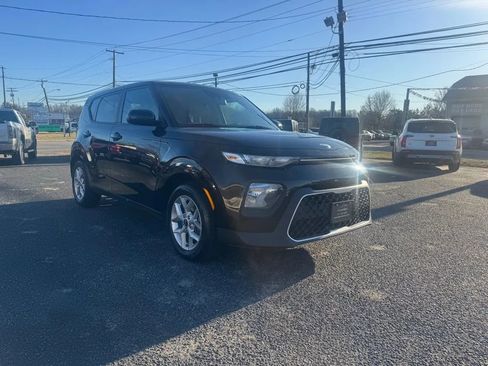 Used 2020 Kia Soul S image 4