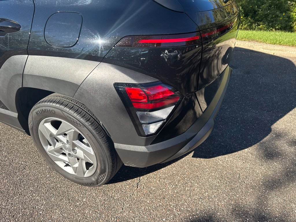 Used 2025 Hyundai Kona SE FWD image 15