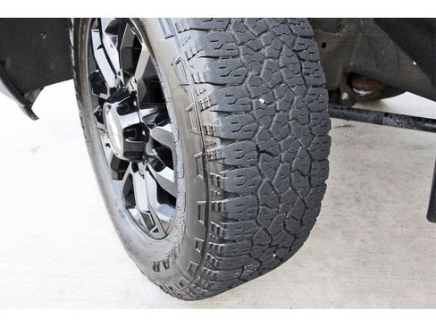 Used 2025 Chevrolet Silverado 2500 Custom w/ Custom Value Package image 31