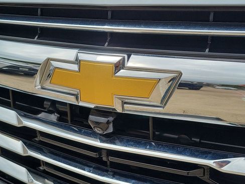 Certified 2025 Chevrolet Tahoe LT image 30