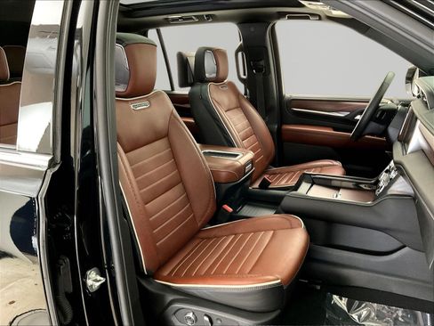 Used 2024 GMC Yukon Denali Ultimate AWD/4WD image 30