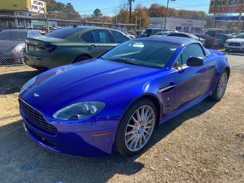 Used 2010 Aston Martin V8 Vantage Roadster RWD image 2