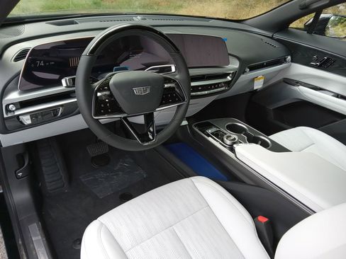 New 2026 Cadillac Lyriq Sport image 11