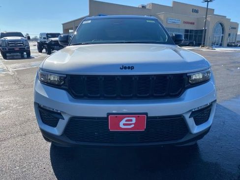 New 2025 Jeep Grand Cherokee Limited image 2
