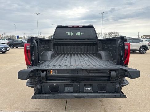 Used 2024 GMC Sierra 2500 Denali Ultimate AWD/4WD image 5