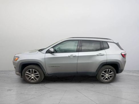 Used 2018 Jeep Compass Latitude w/ Popular Equipment Group AWD/4WD image 2