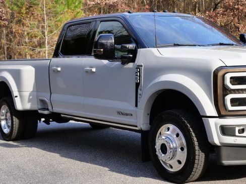 Used 2025 Ford F450 Platinum w/ FX4 Off-Road Package image 46