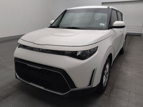 Used 2023 Kia Soul LX w/ LX Technology Package image 15