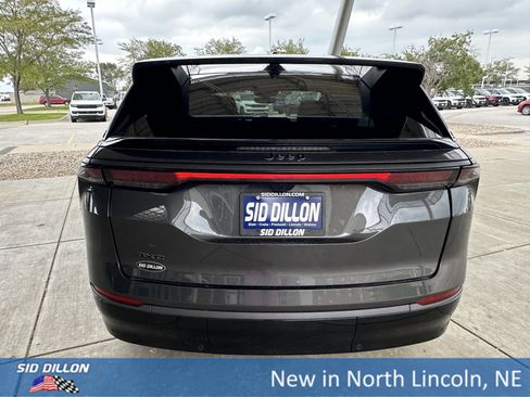 New 2025 Jeep Wagoneer Limited image 4