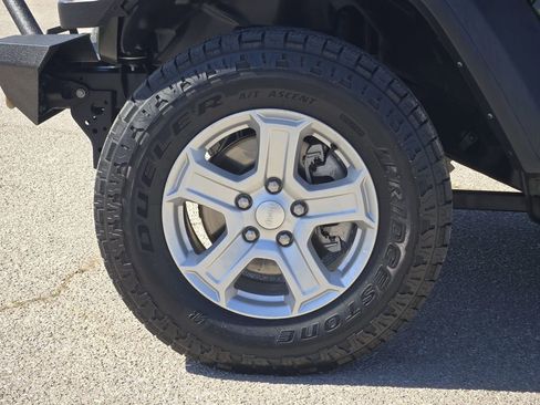 Used 2022 Jeep Wrangler Sport S image 13