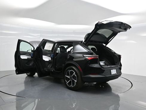 Used 2026 Chevrolet Equinox EV LT image 34