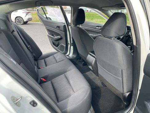 Used 2025 Nissan Altima 2.5 SV image 13