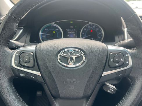 Used 2017 Toyota Camry XLE w/ Moonroof Package image 22