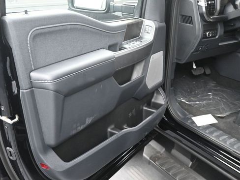 New 2026 Ford F350 Lariat w/ Black Appearance Package image 18