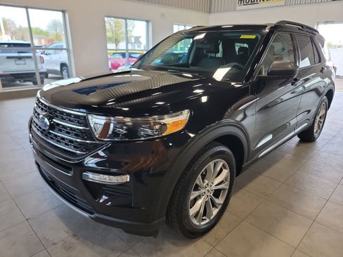 Used 2023 Ford Explorer XLT w/ Equipment Group 202A AWD/4WD image 1