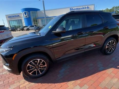 Used 2024 Chevrolet TrailBlazer LT w/ Driver Confidence Package AWD/4WD image 6