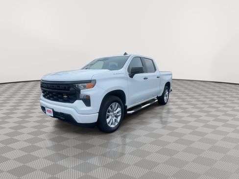 Used 2023 Chevrolet Silverado 1500 Custom image 4