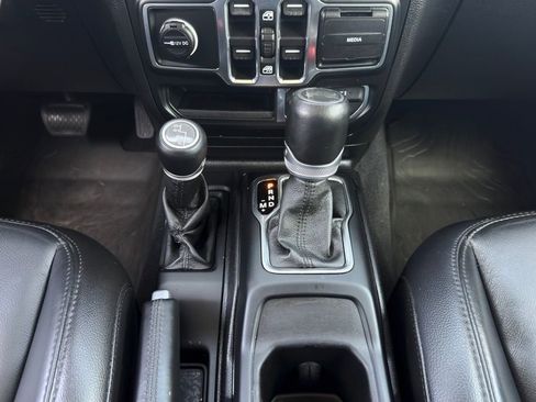 Used 2021 Jeep Wrangler Unlimited Sahara image 3