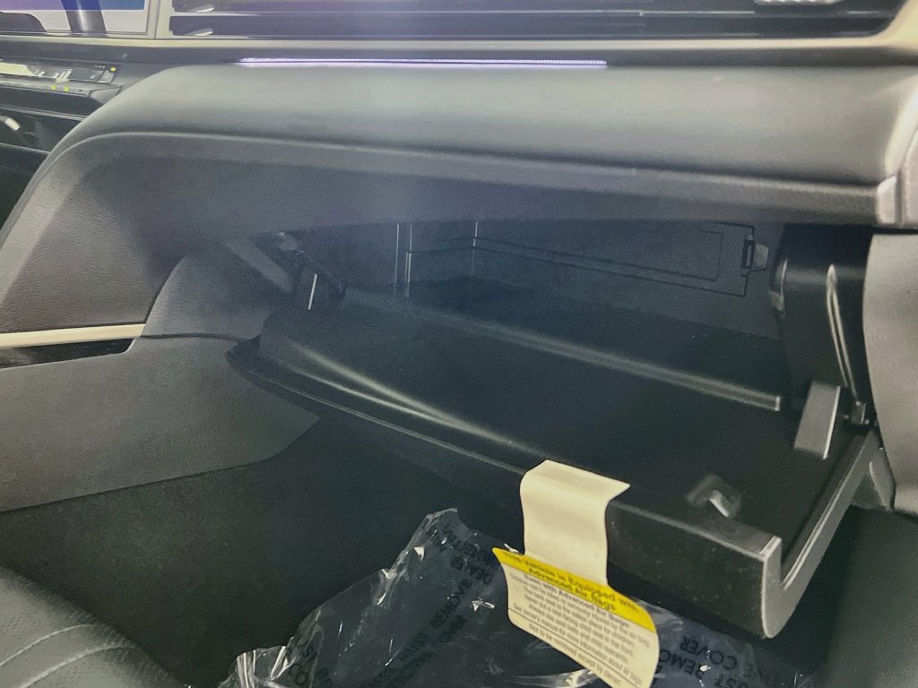 Used 2025 Toyota Camry XSE FWD image 32
