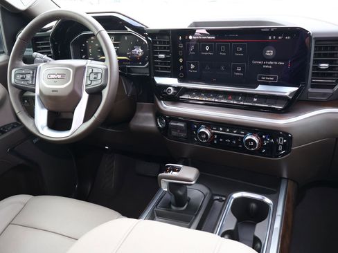 Used 2026 GMC Sierra 1500 SLT RWD image 9