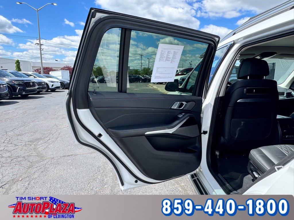 Used 2025 BMW X7 xDrive40i AWD/4WD image 67