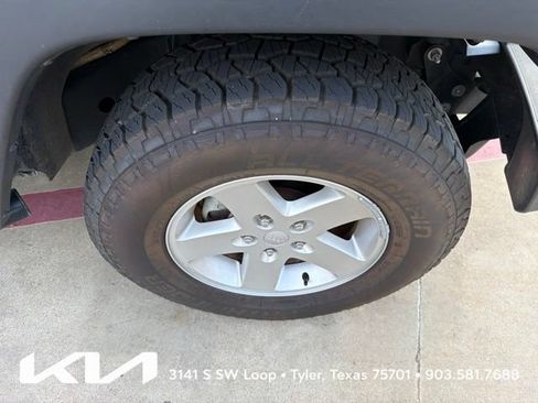 Used 2017 Jeep Wrangler Unlimited Sport w/ Quick Order Package 24S AWD/4WD image 12