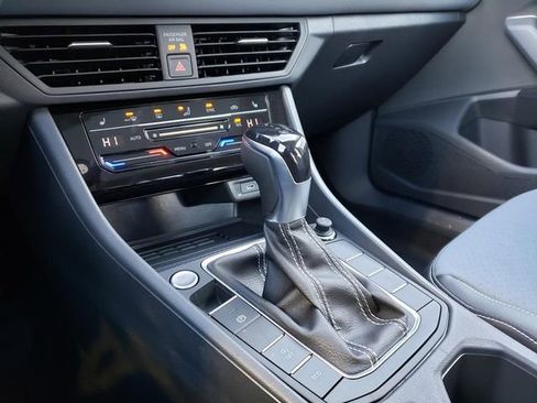 New 2026 Volkswagen Jetta SE FWD image 11