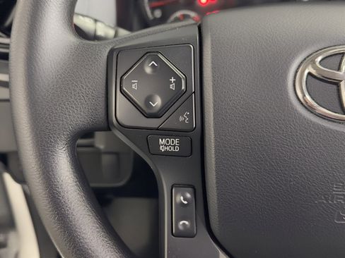 Used 2017 Toyota Tacoma SR image 21