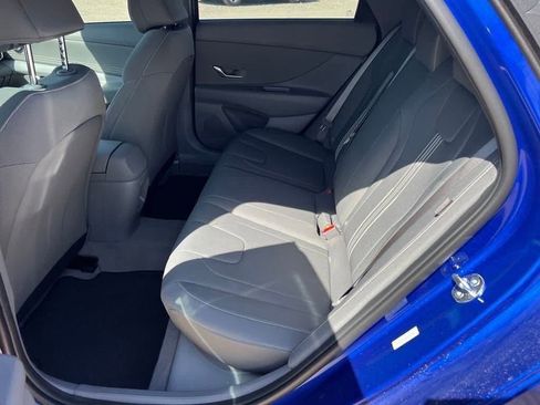 Used 2025 Hyundai Elantra Sport image 11
