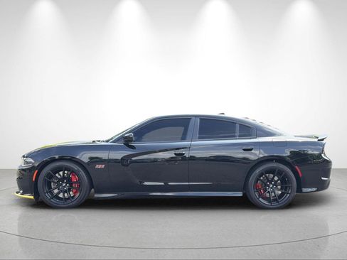 Used 2022 Dodge Charger Scat Pack w/ Dynamics Package RWD image 2