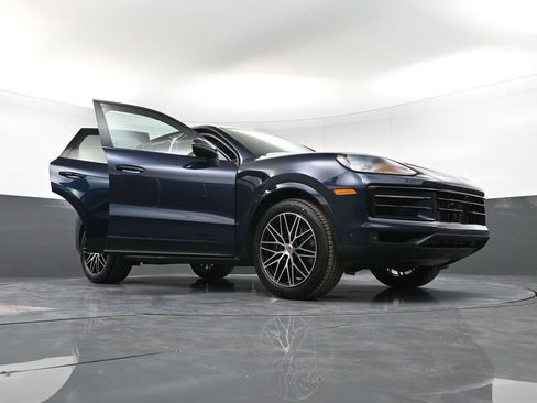 New 2026 Porsche Cayenne AWD/4WD image 37