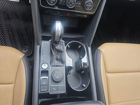 Used 2023 Volkswagen Atlas Cross Sport SEL R-Line image 17