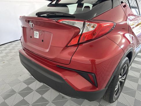 Used 2020 Toyota C-HR LE FWD image 26