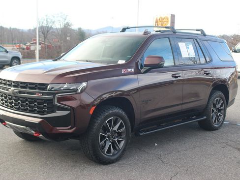 Used 2022 Chevrolet Tahoe Z71 w/ Luxury Package image 3