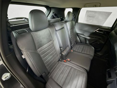 New 2026 Mitsubishi Outlander SE image 26
