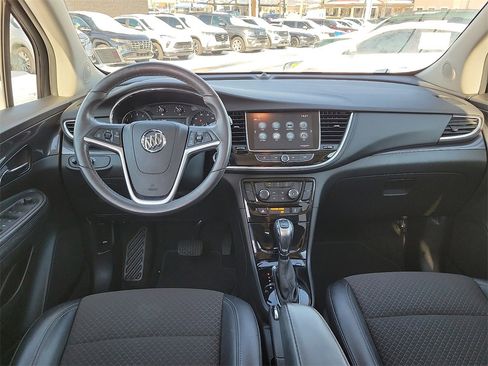 Used 2021 Buick Encore Preferred image 10