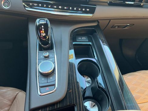 Certified 2024 Cadillac Escalade Premium Luxury image 36