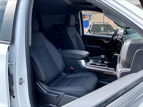 Used 2024 Chevrolet Silverado 1500 LT Trail Boss w/ Protection Package AWD/4WD image 10