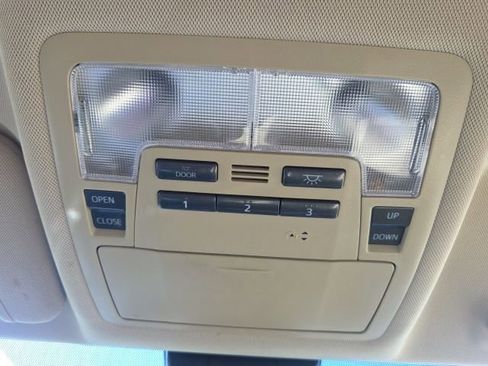 Used 2018 Toyota Highlander Limited image 31