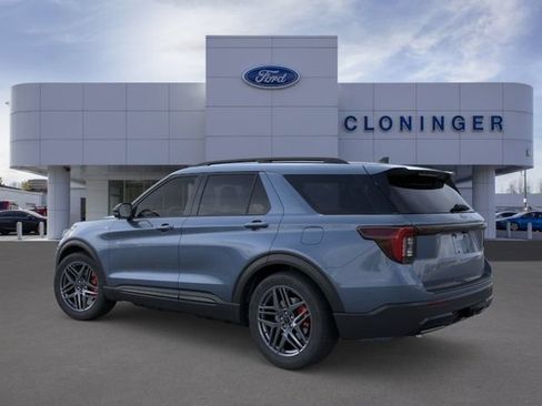 New 2026 Ford Explorer ST-Line w/ ST-Line Street Pack RWD image 4