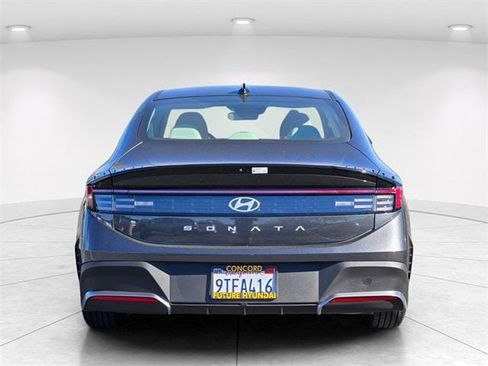 Certified 2025 Hyundai Sonata SE image 4