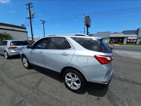 Used 2018 Chevrolet Equinox LT FWD image 3