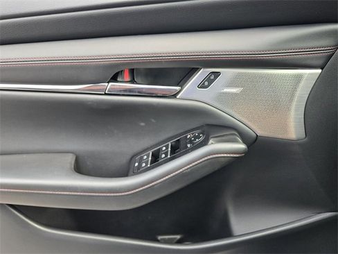 Used 2023 MAZDA MAZDA3 s image 29