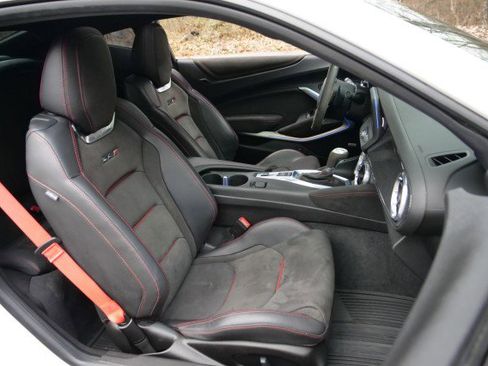 Used 2021 Chevrolet Camaro ZL1 image 34