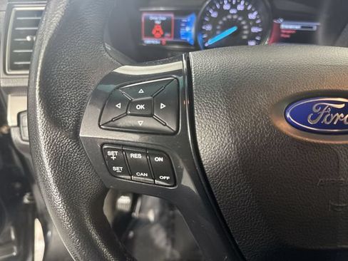 Used 2018 Ford Explorer XLT w/ Equipment Group 202A AWD/4WD image 13