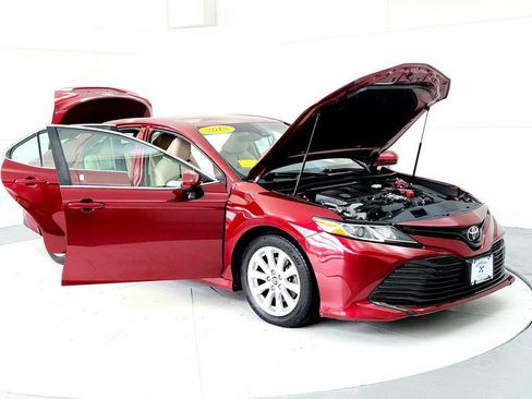 Certified 2018 Toyota Camry LE FWD image 12